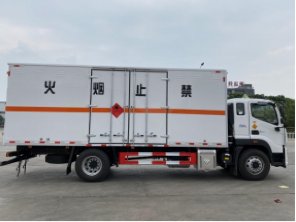 歐航CSC5180XRQB6易燃?xì)怏w廂式運輸車